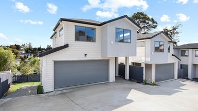 144A Oaktree Avenue, Browns Bay, Auckland - Carousel 1