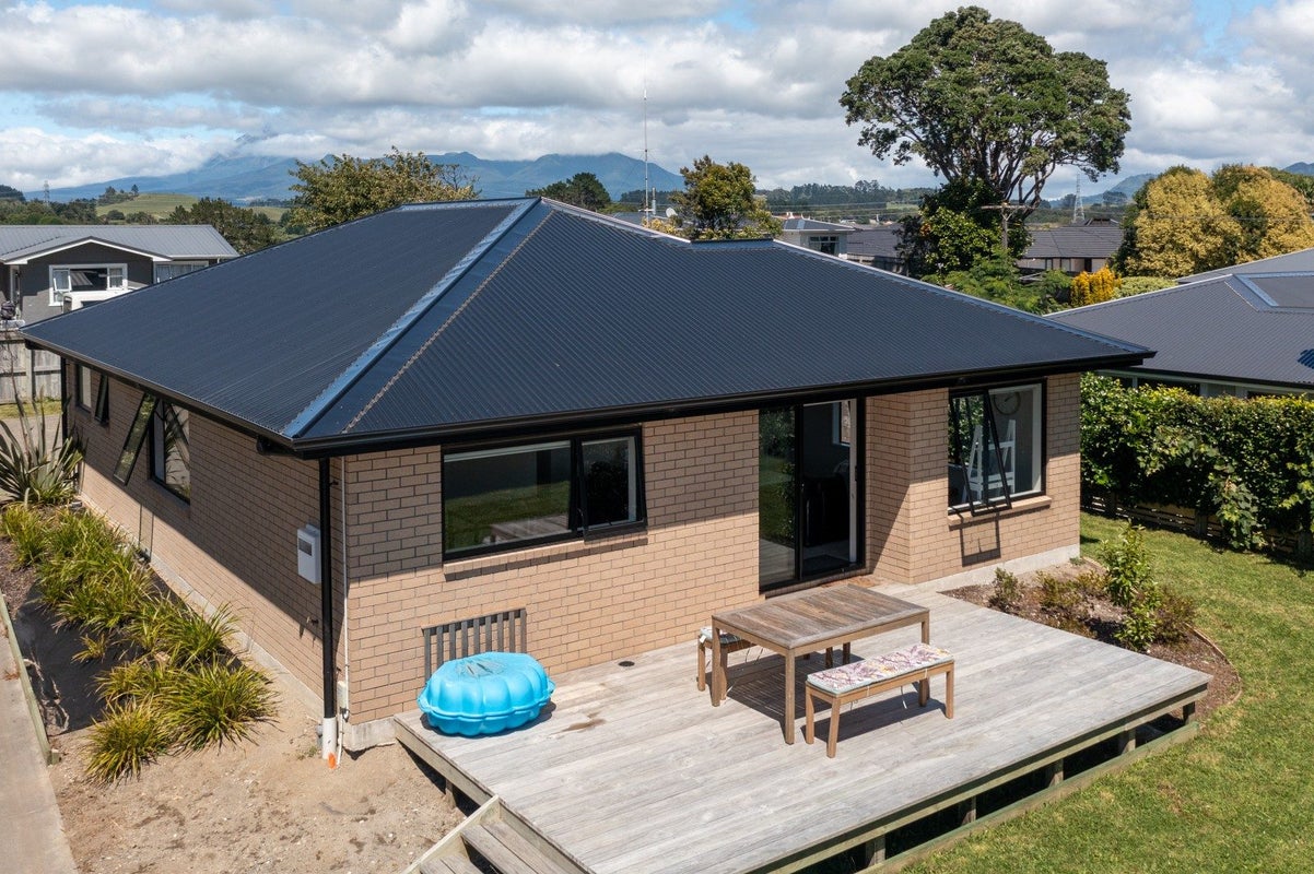 10B Cowling Road, Hurdon, New Plymouth - Carousel 17