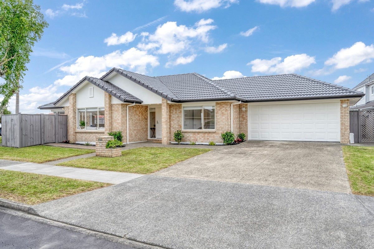 19 Montecito Place, Golflands, Auckland - Carousel 1