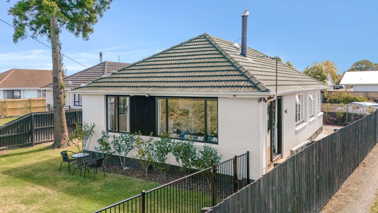 9 Morrison Avenue, Northcote, Christchurch - Carousel 1
