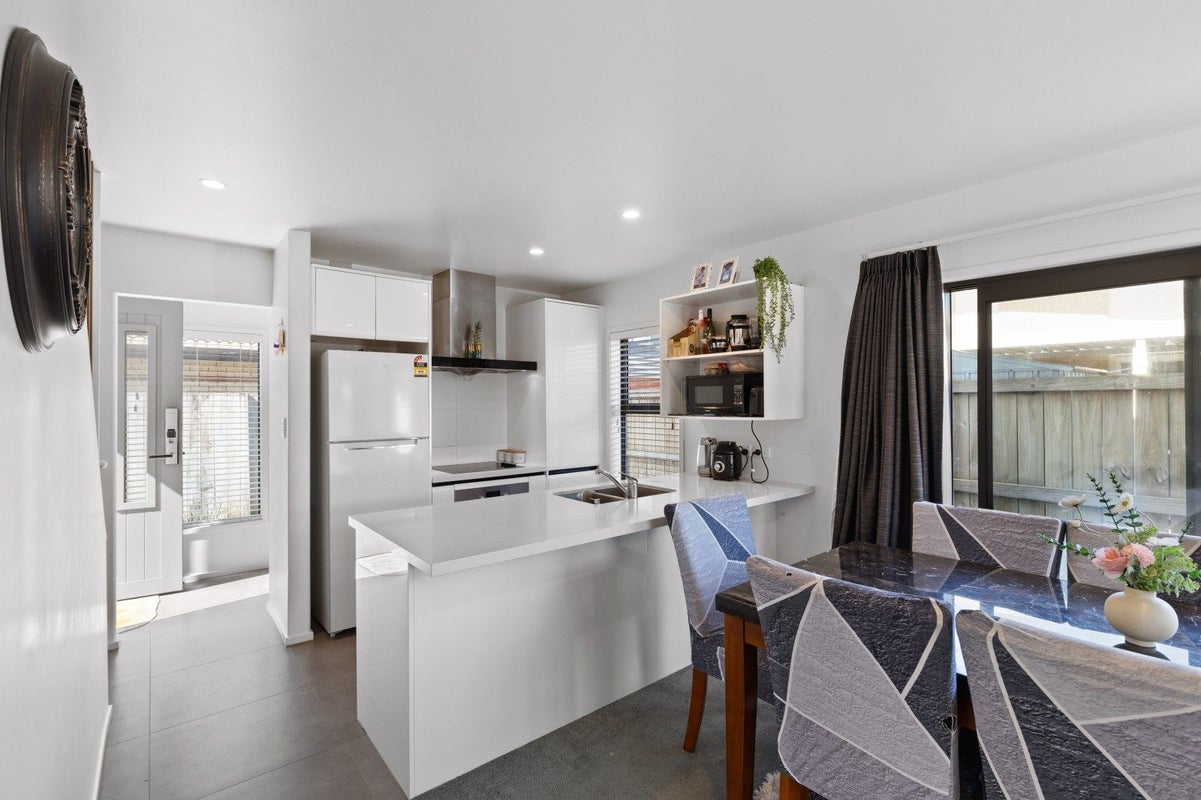 4/24 Lyon Street, Frankton, Hamilton - Carousel 2