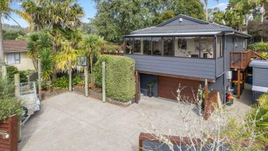 18 Coey Place, Glen Eden, Auckland - Carousel 1