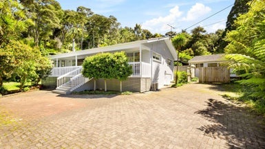 21 Landing Road, Titirangi, Auckland - Carousel 1