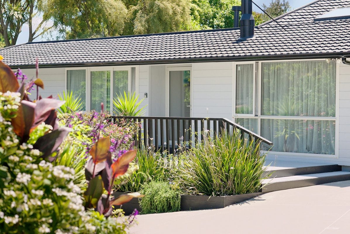 15 Tiromoana Road, Raumati South, Kapiti Coast, Wellington - Carousel 1