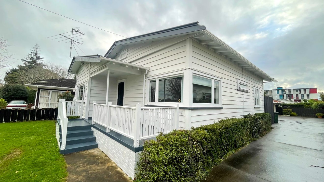 22 Erson Avenue, Royal Oak, Auckland - Carousel 16