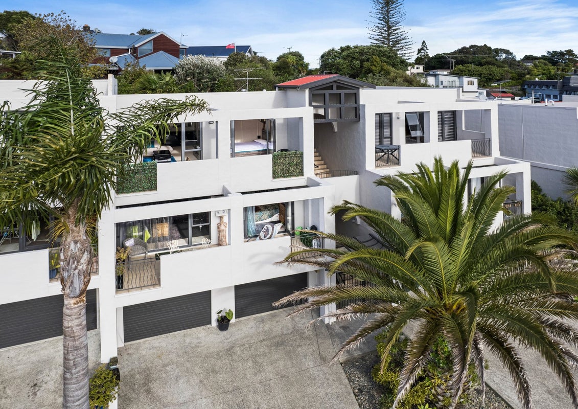 6/8 Monte Cassino Place, Birkdale, Auckland - Carousel 1