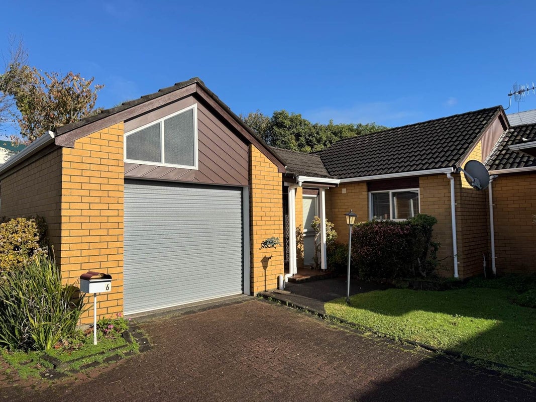 6/16 Burch Street, Mount Albert, Auckland - Carousel 1