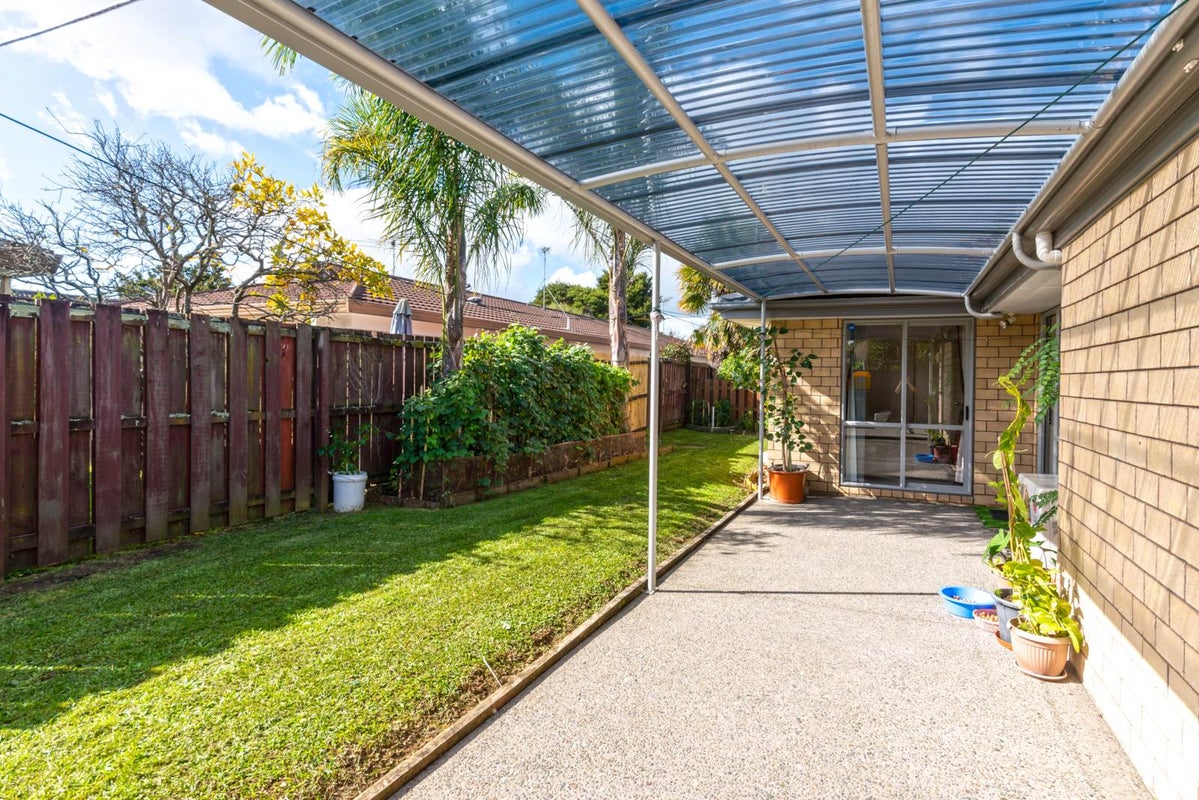 9A Koromiko Street, New Lynn, Auckland - Carousel 2