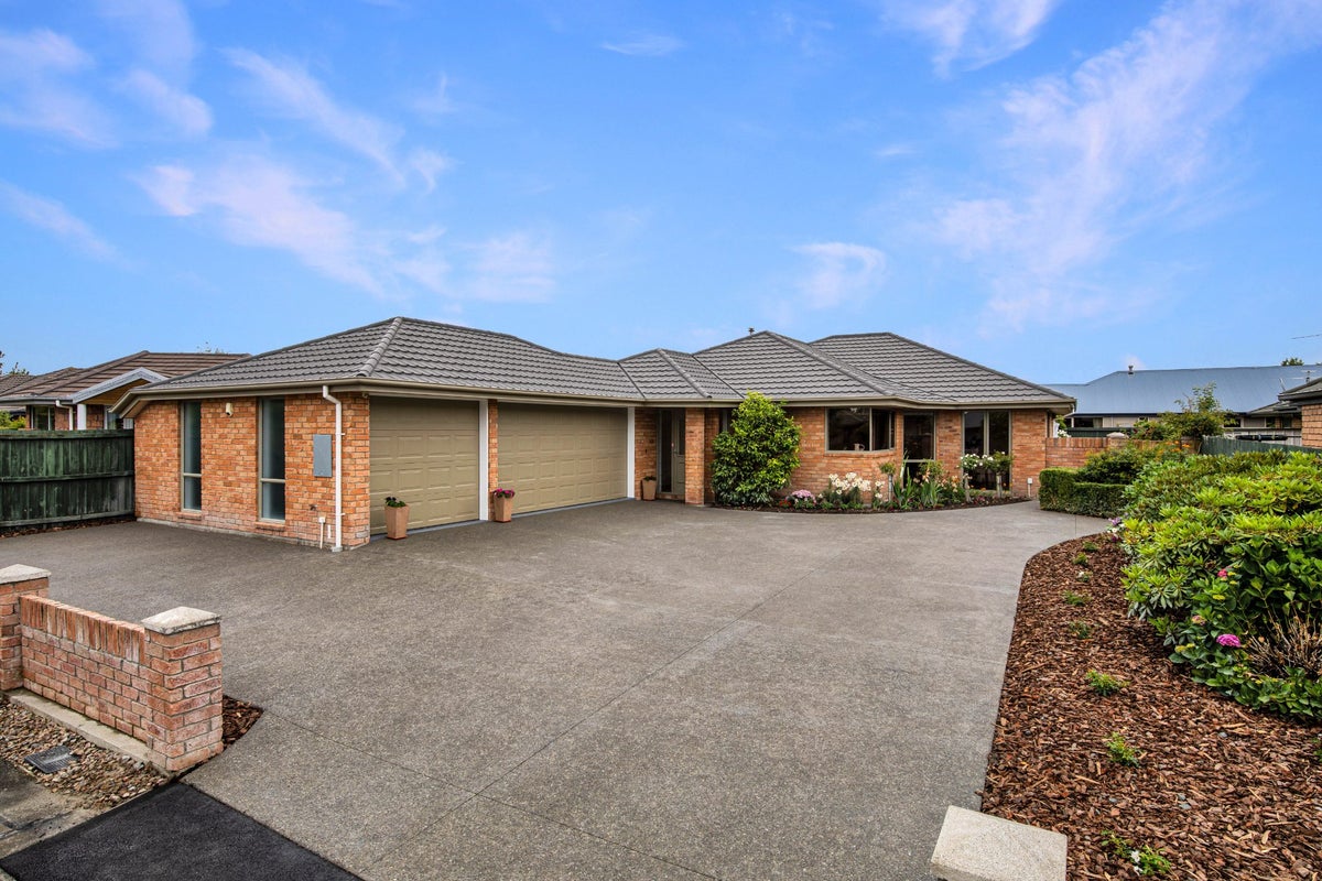 4 Garforth Green, Halswell, Christchurch - Carousel 1