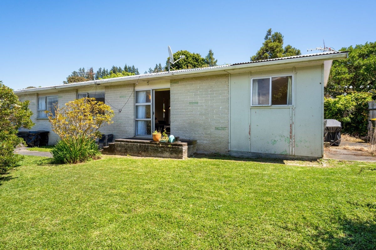 2/21 Bexley Grove, Wainuiomata, Lower Hutt - Carousel 1