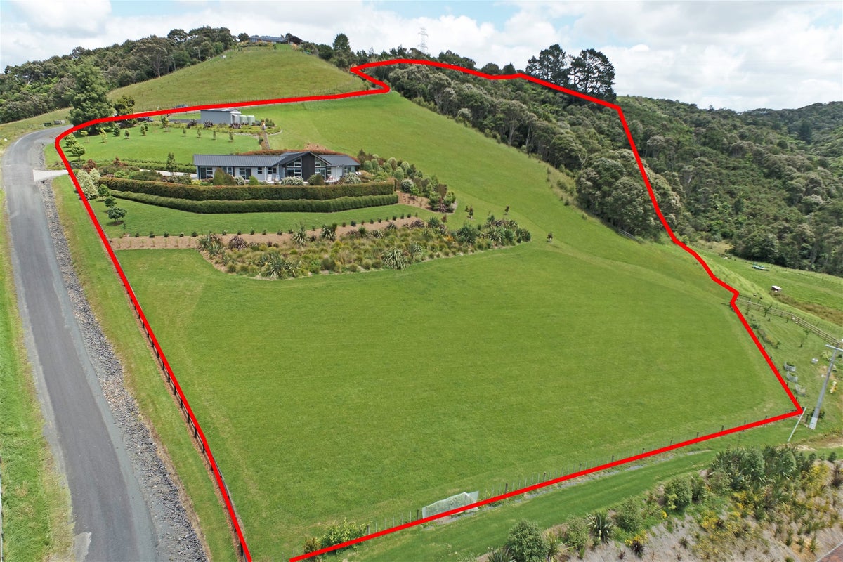 12 Bridle Way, Papakura - Carousel 27