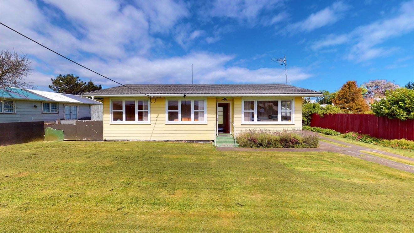 599 Waitarere Beach Road, Waitarere Beach, Levin - Carousel 1
