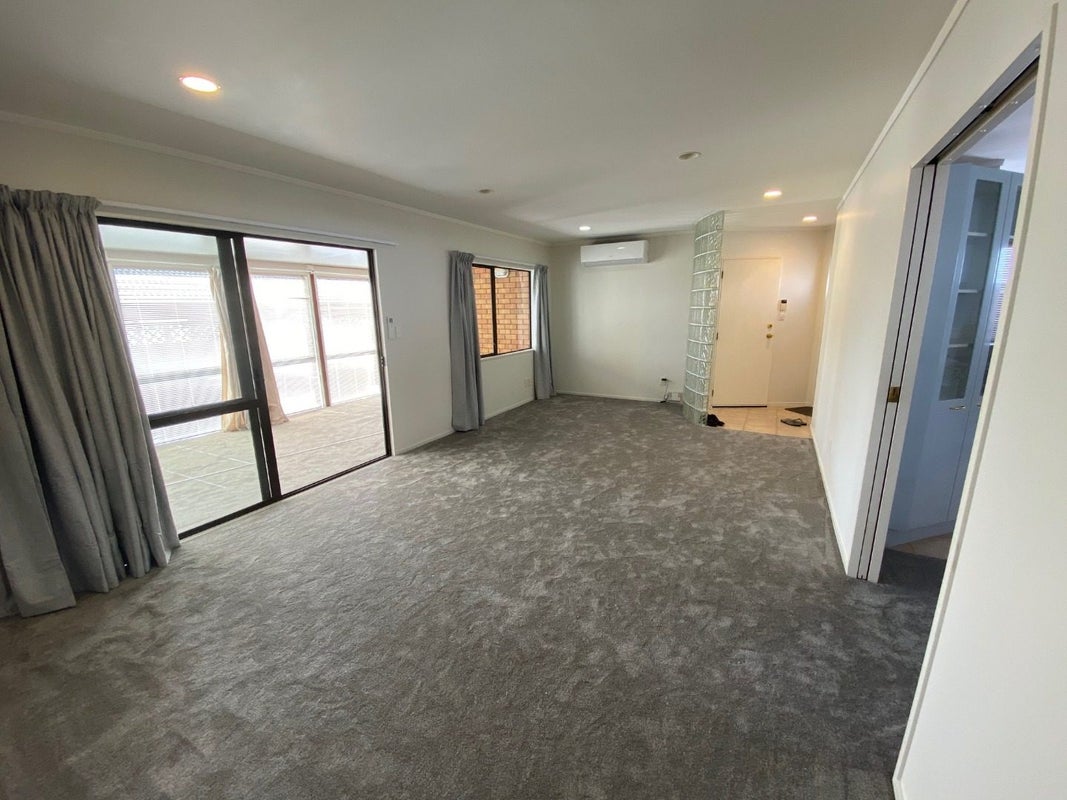 2/497 Blockhouse Bay Road, Blockhouse Bay, Auckland - Carousel 1