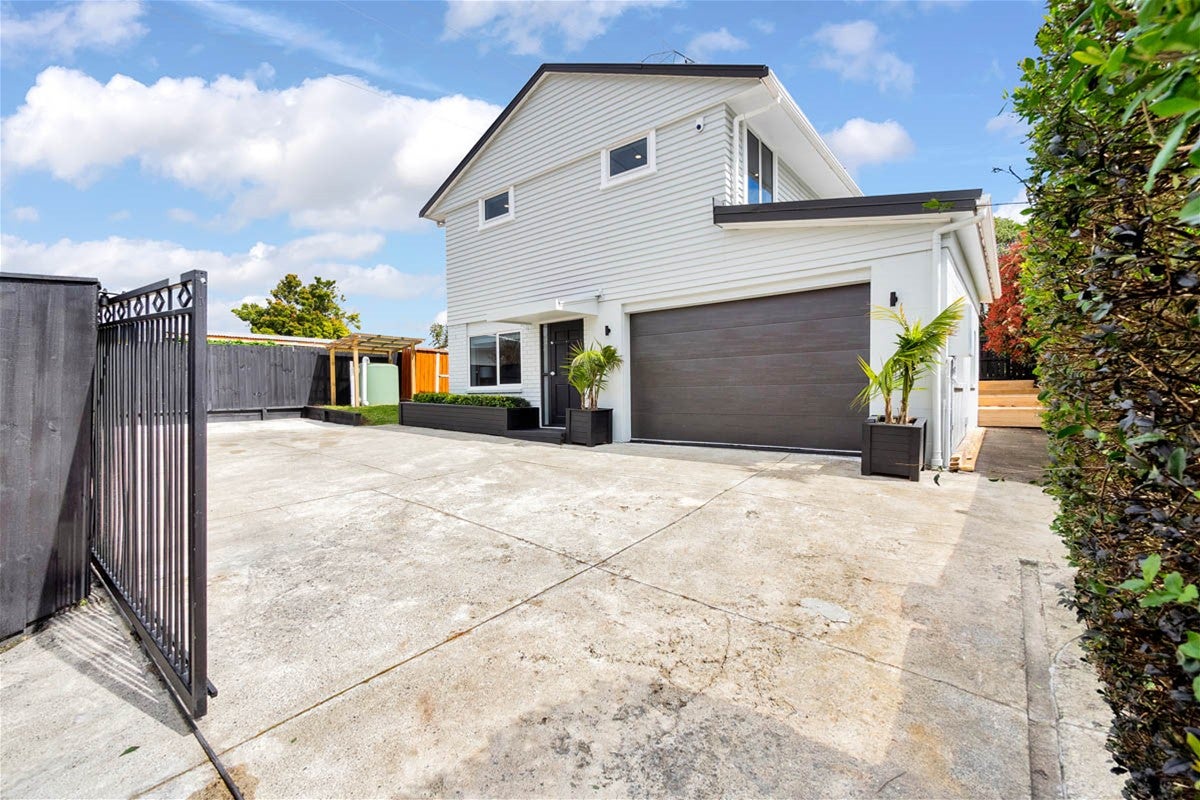 52 Roberts Road, Te Atatu South, Auckland - Carousel 34