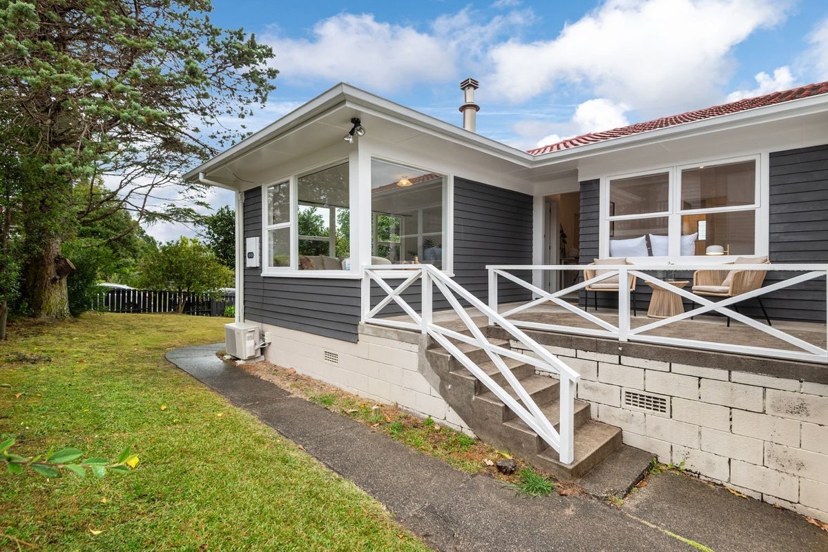 41 Knightsbridge Drive, Forrest Hill, Auckland - Carousel 2