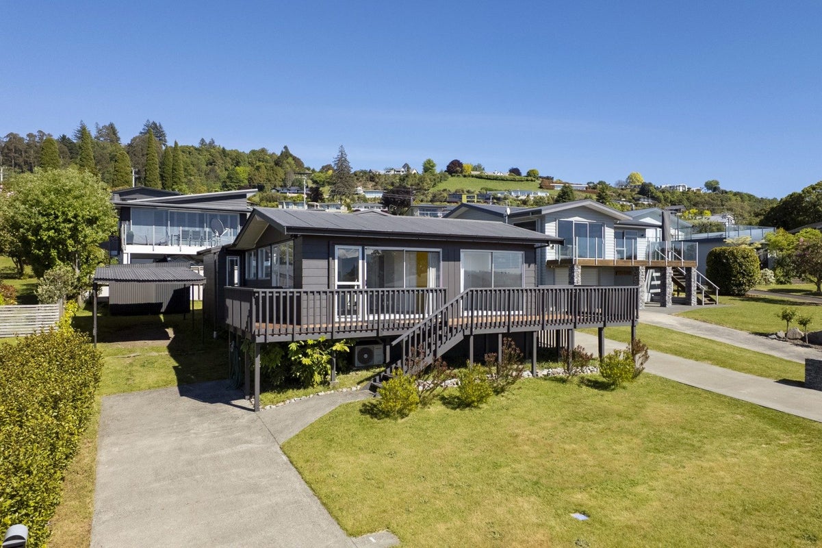 12 Isobel Street, Acacia Bay, Taupo - Carousel 1