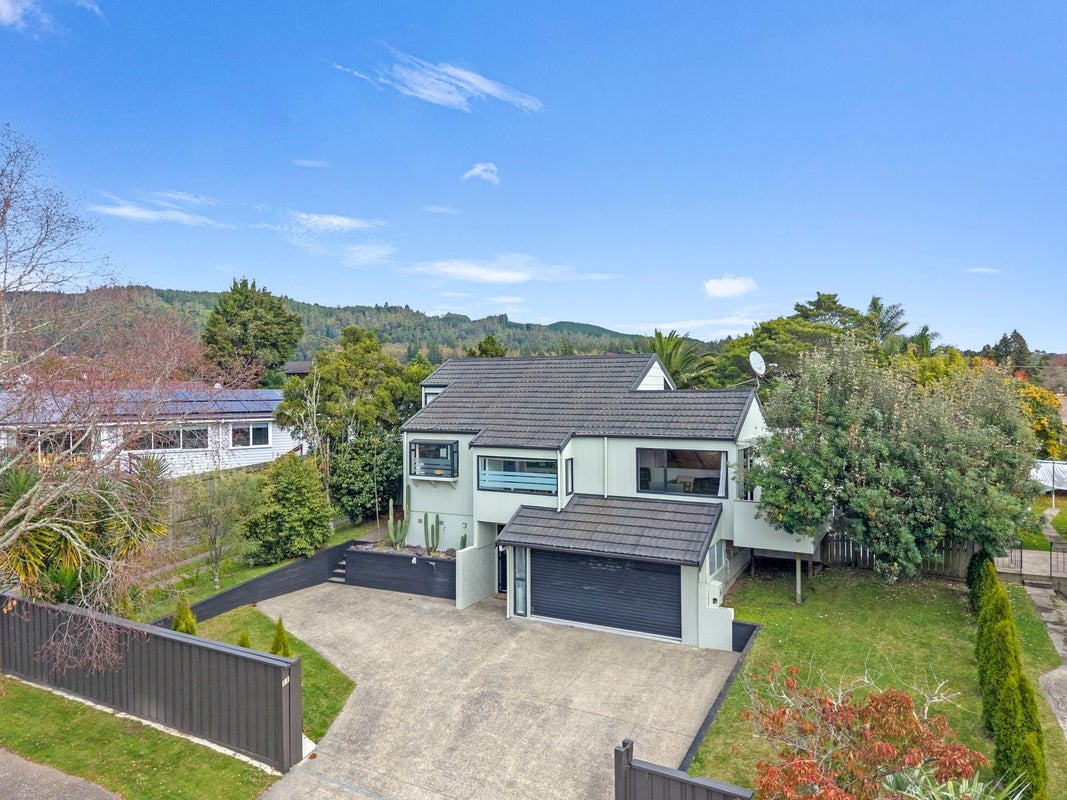 11 Waitawa Place, Lynmore, Rotorua - Carousel 2