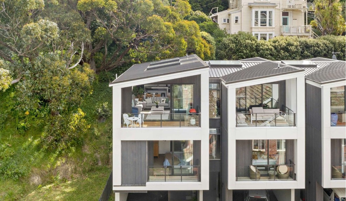 10/18 Oriental Terrace, Oriental Bay, Wellington - Carousel 1