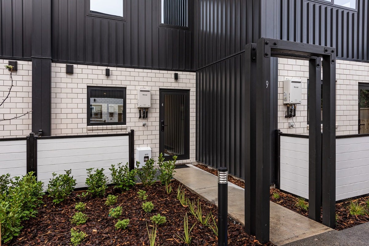 4/9 Avery Grove, Boulcott, Lower Hutt - Carousel 2