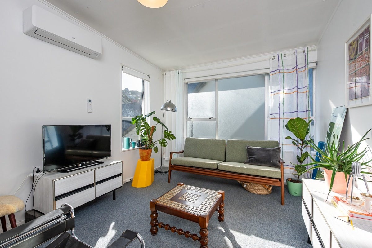 2/72 Freyberg Street, Lyall Bay, Wellington - Carousel 2