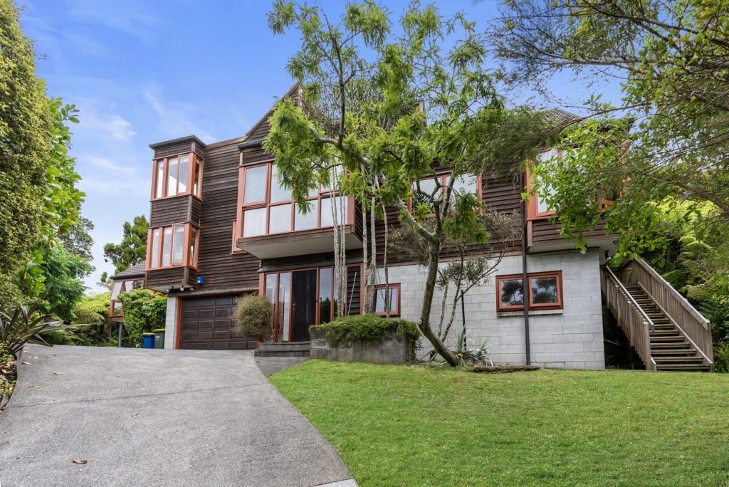60 Peter Terrace, Castor Bay, Auckland - Carousel 1