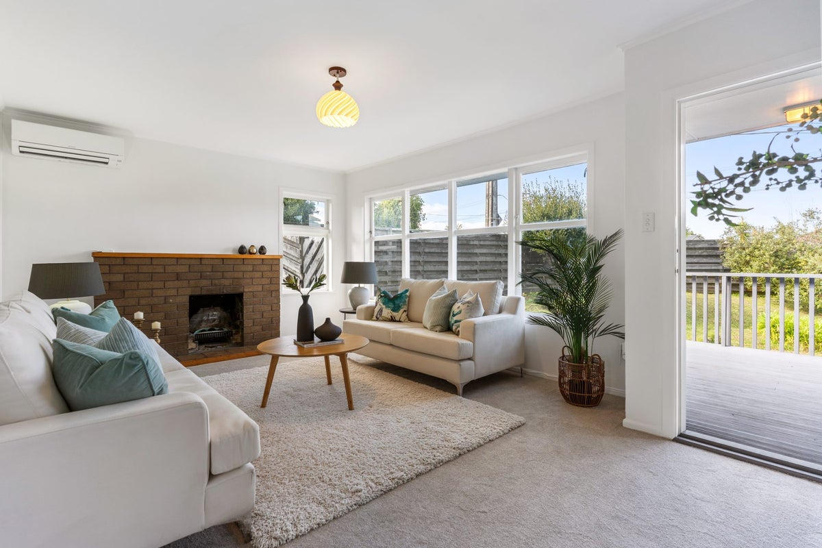 1/2 Elliott Avenue, Bayview, Auckland - Carousel 2