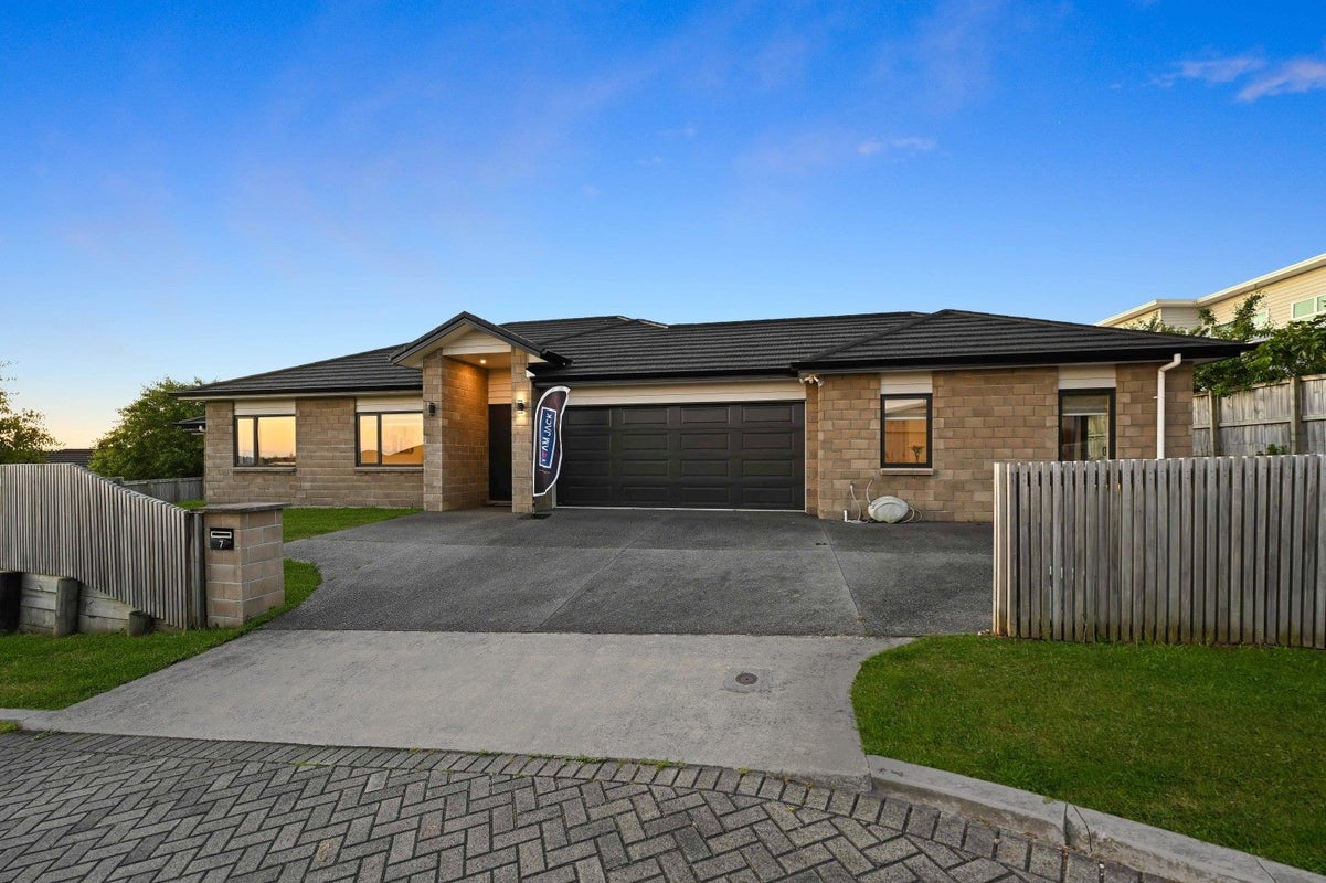 7 Wishbone Court, Flagstaff, Hamilton - Carousel 1