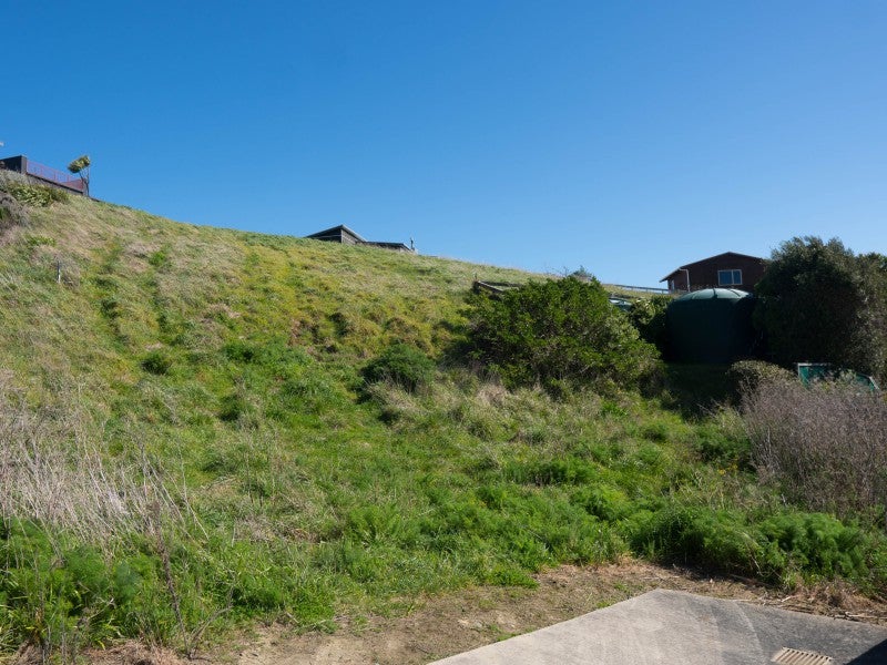 9 Balfour Crescent, Castlepoint, Tinui - Carousel 2