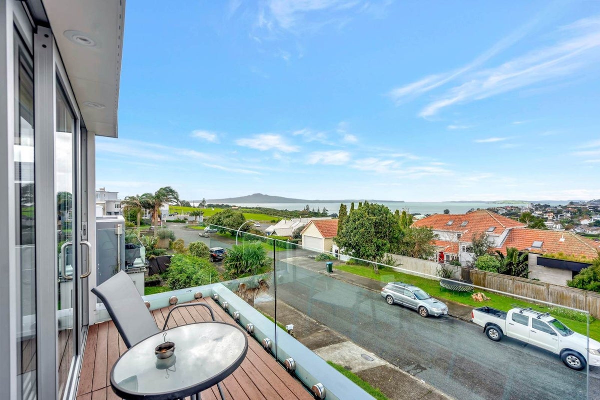 42 Te Arawa Street, Orakei, Auckland - Carousel 2