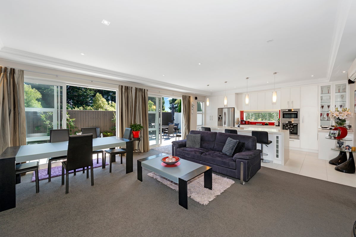33 Euphrasie Drive, Aidanfield, Christchurch - Carousel 1