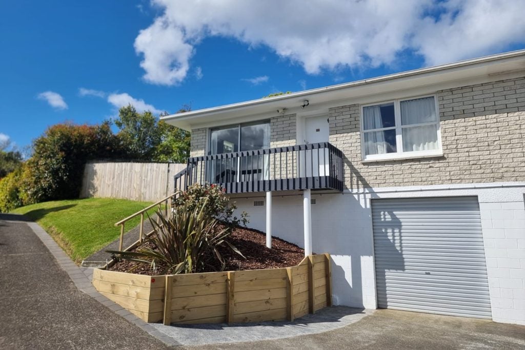 2/6 Segedin Place, Glenfield, North Shore City - Carousel 2
