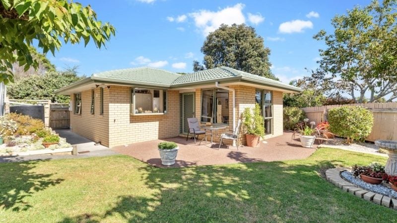 137A Vodanovich Road, Te Atatu South, Auckland - Carousel 1