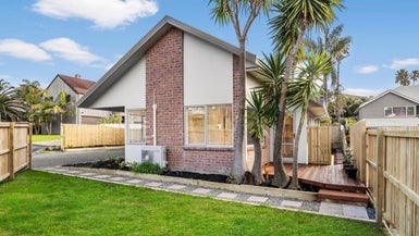 2/42 Esther Place, Red Beach, Whangaparaoa - Carousel 1