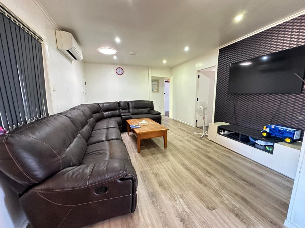45 Birdwood Avenue, Papatoetoe, Auckland - Carousel 2