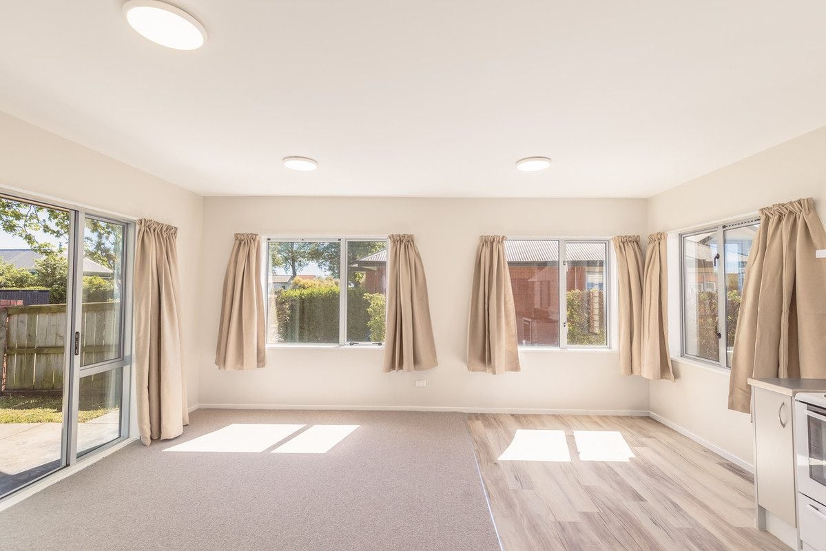 18H Defoe Place, Waltham, Christchurch - Carousel 2