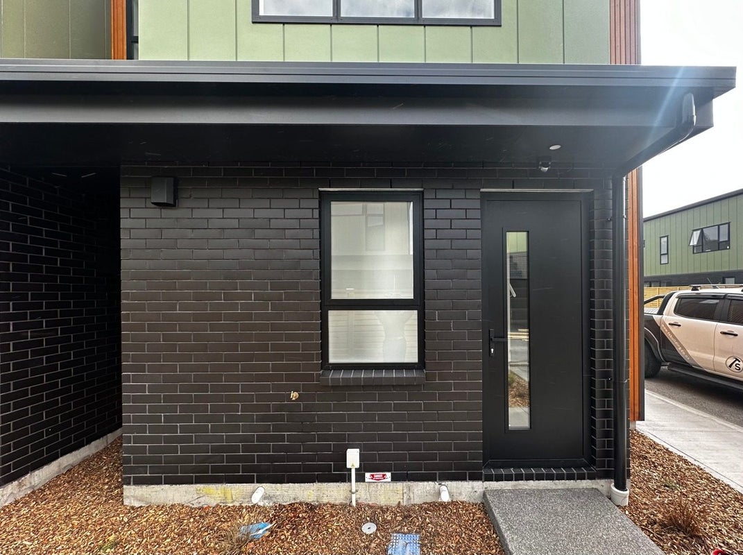 21/7 Johnston Grove, Taita, Lower Hutt - Carousel 15