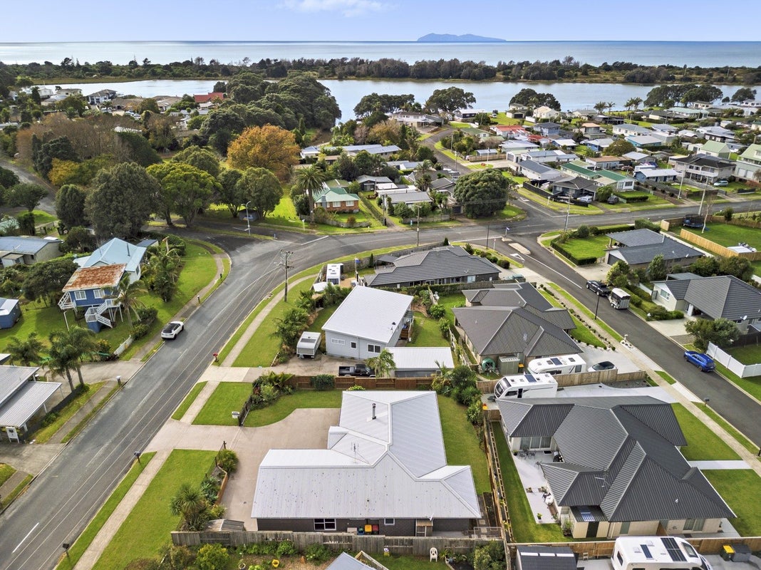55 Athenree Rd, Athenree, Western Bay Of Plenty, Bay Of Plenty - Carousel 2