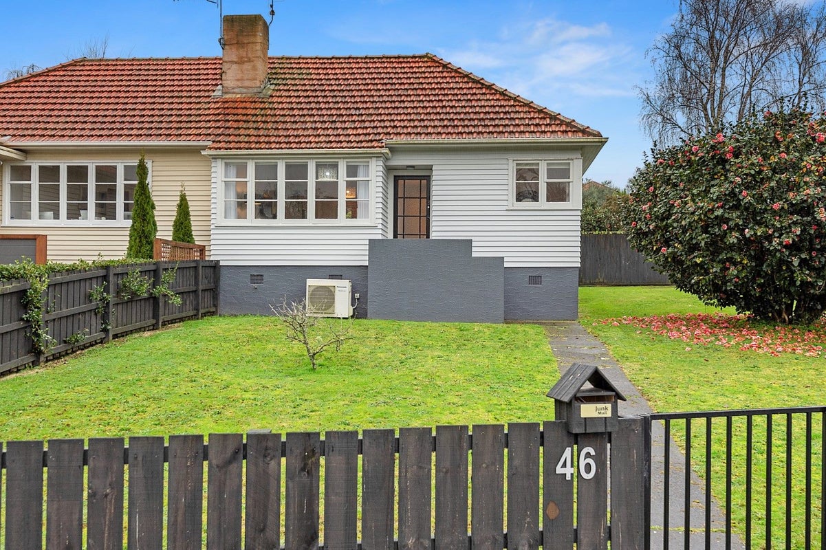 46 Plunket Terrace, Hamilton East, Hamilton - Carousel 2