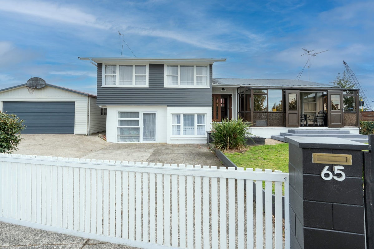 65 Deanwell Avenue, Melville, Hamilton - Carousel 19