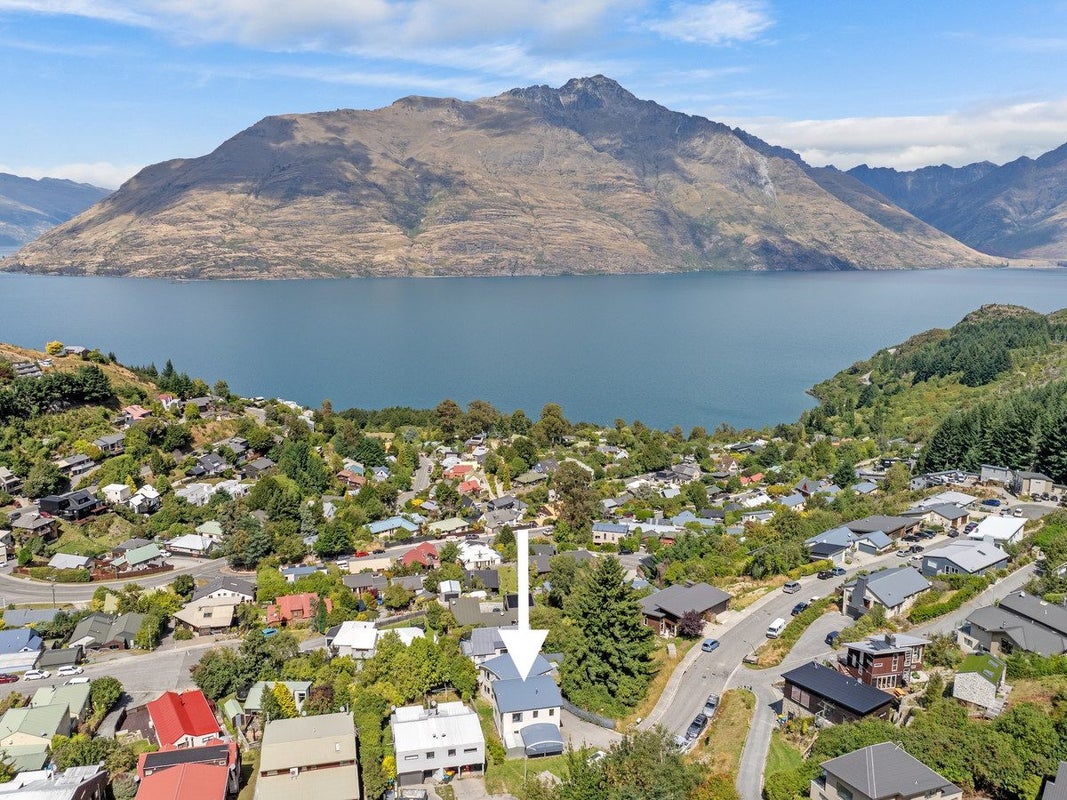 32 Dart Place, Fernhill, Queenstown - Carousel 24