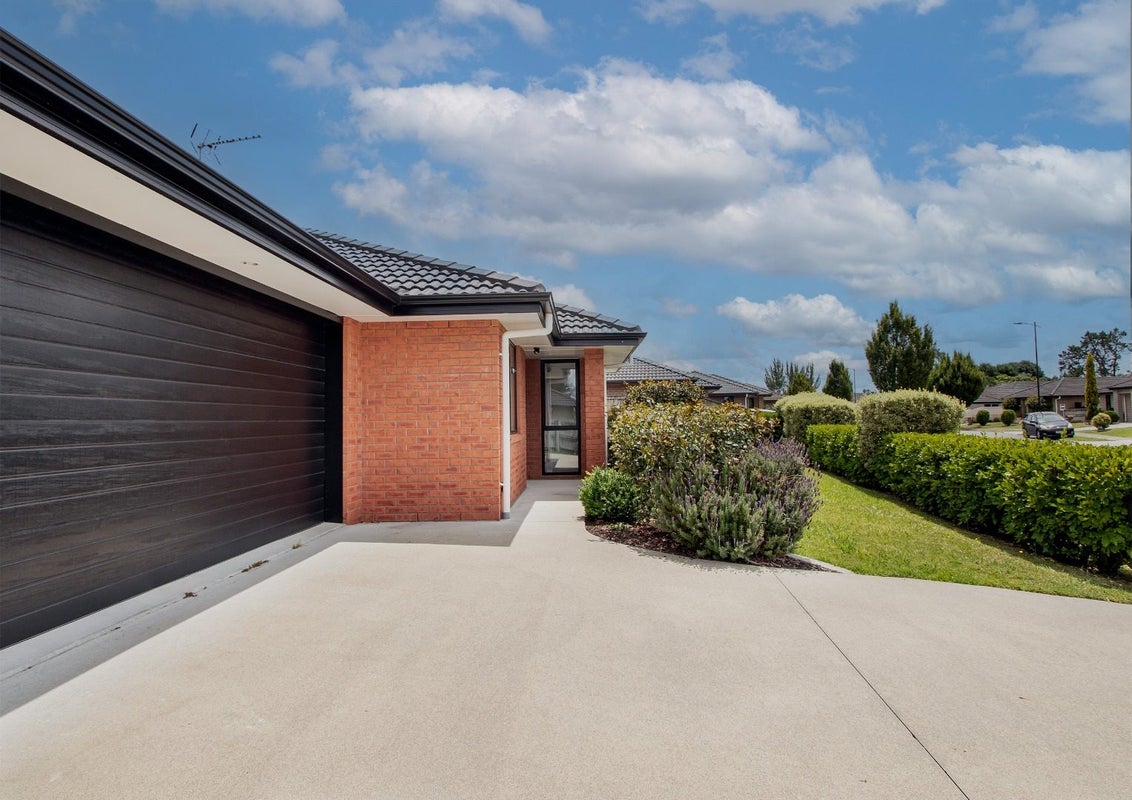 30 Edgeview Crescent, Fitzroy, Hamilton - Carousel 2