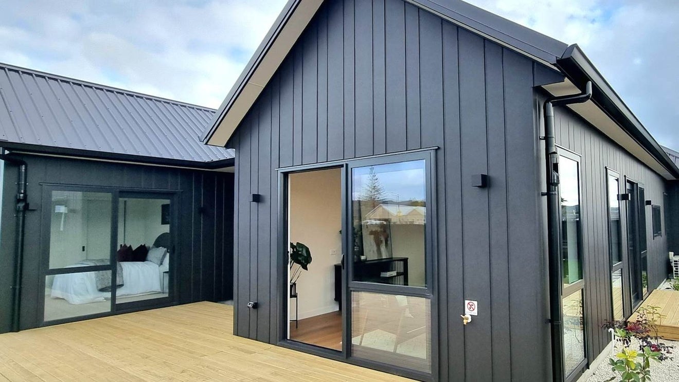 13 Meadows Drive, Clevedon, Clevedon - Carousel 1