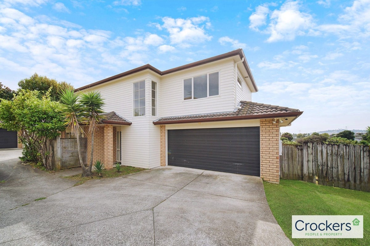 11 Orbit Place, Flat Bush, Auckland - Carousel 1