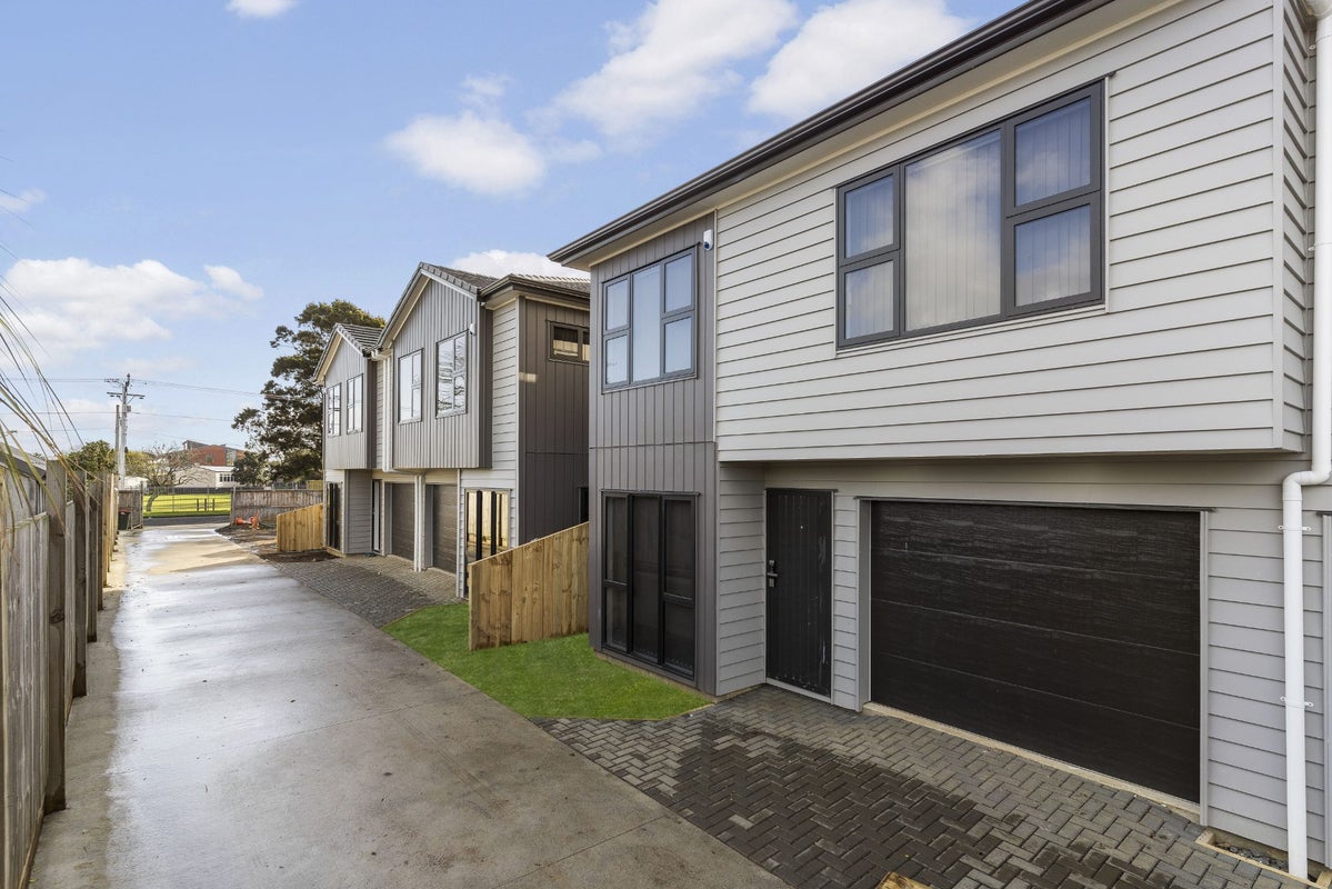 4/15 Totara Road, Manurewa, Auckland - Carousel 2