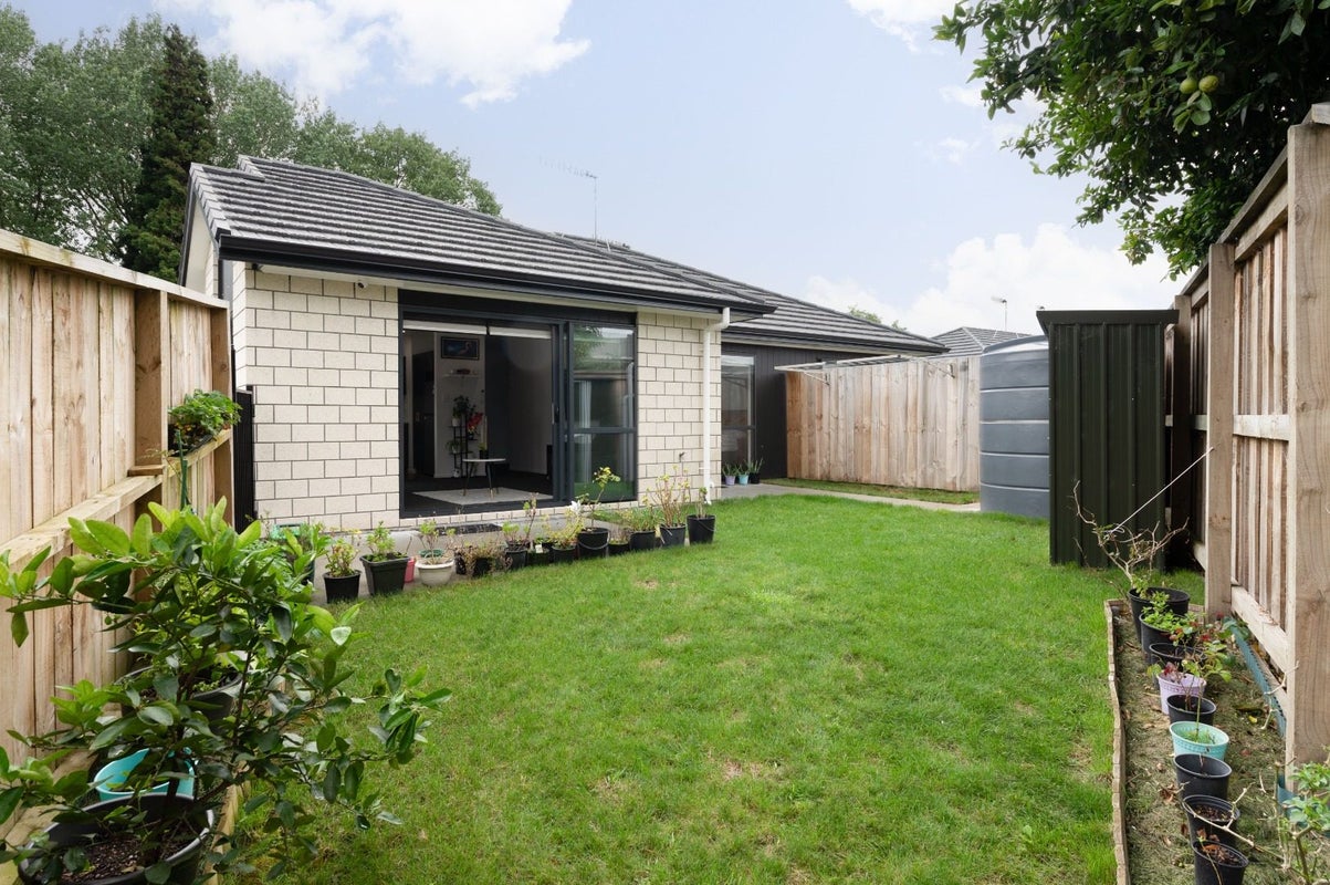 6/8 Keitha Place, Glenview, Hamilton - Carousel 11