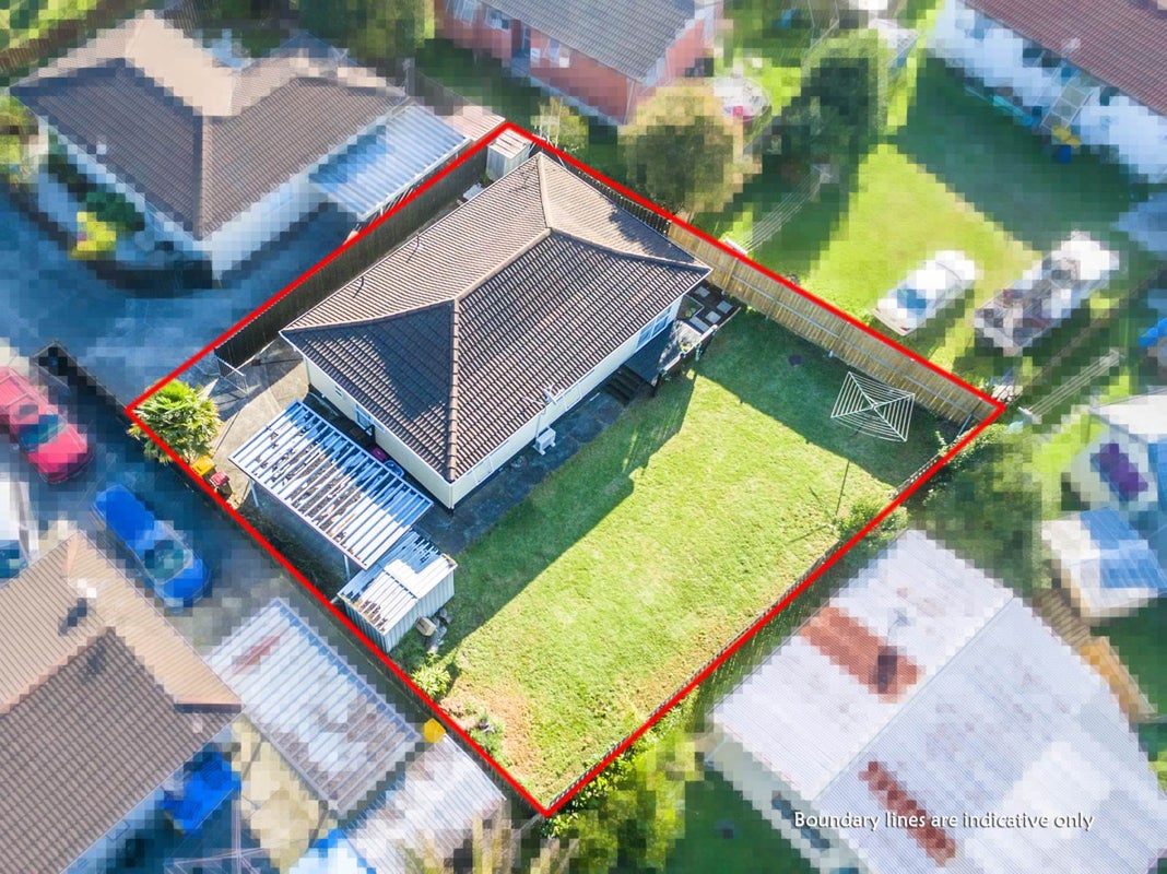 2/24 Karepo Crescent, Ranui, Auckland - Carousel 1