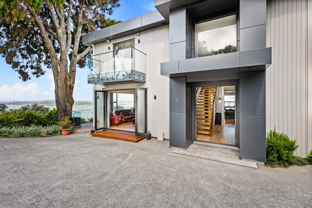 2 Waikowhai Road, Hillsborough, Auckland - Carousel 2