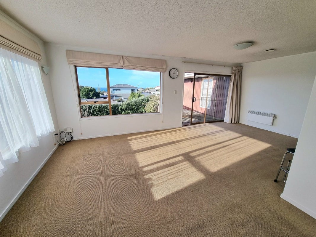 2/8 Newhaven Terrace, Mairangi Bay, Auckland - Carousel 2