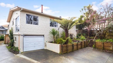 21A Ribblesdale Road, Henderson, Auckland - Carousel 1