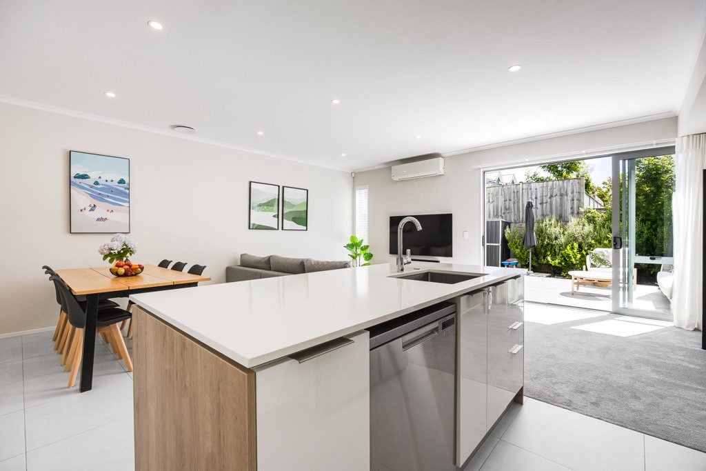 7 Fairgray Lane, Red Beach, Whangaparaoa - Carousel 1